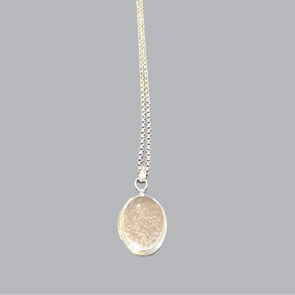 STERLING SILVER LOCKET NECKLACE with 20” CHAIN - Picture 2 of 3